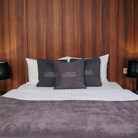 Boutique Hotel Central Riwne Exterior foto
