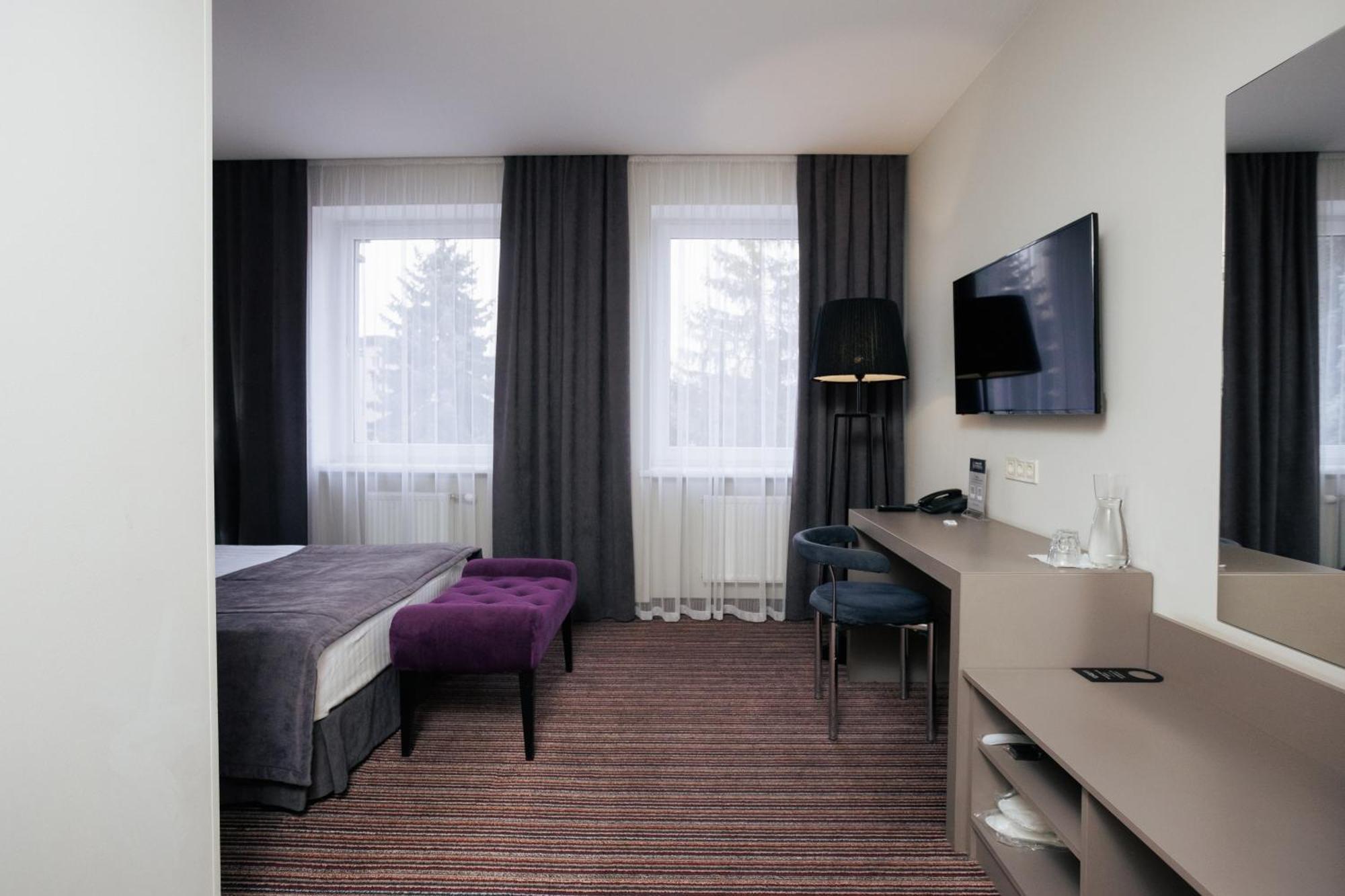 Boutique Hotel Central Riwne Exterior foto